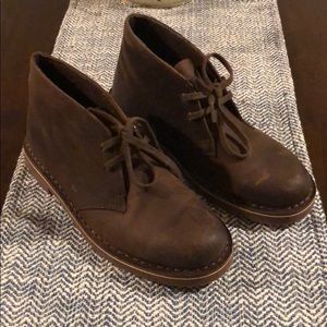 Clarks Collection Chukka, size 7, tan leather